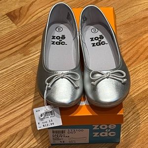 Zoe & Zac girls silver shoes